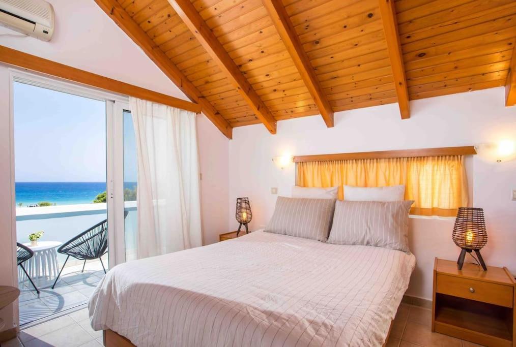 Megat Seaview And Seaside Apartments Ялиссос Экстерьер фото